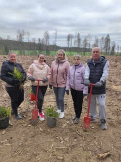 Сотрудники ОПИ Смолевичского района приняли участие в мероприятии по посадке леса