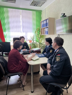 Начальник отдела принудительного исполнения Любанского района Марина Барановская провела рабочее совещание