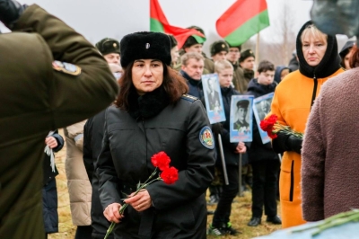 Начальник отдела принудительного исполнения Воложинского района Марина Жилевич посетила памятник жертвам геноцида в деревне Кражино