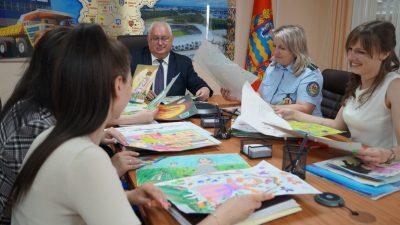 В главном управлении юстиции Минского облисполкома проведен региональный этап конкурса творческих работ «Право на детство»